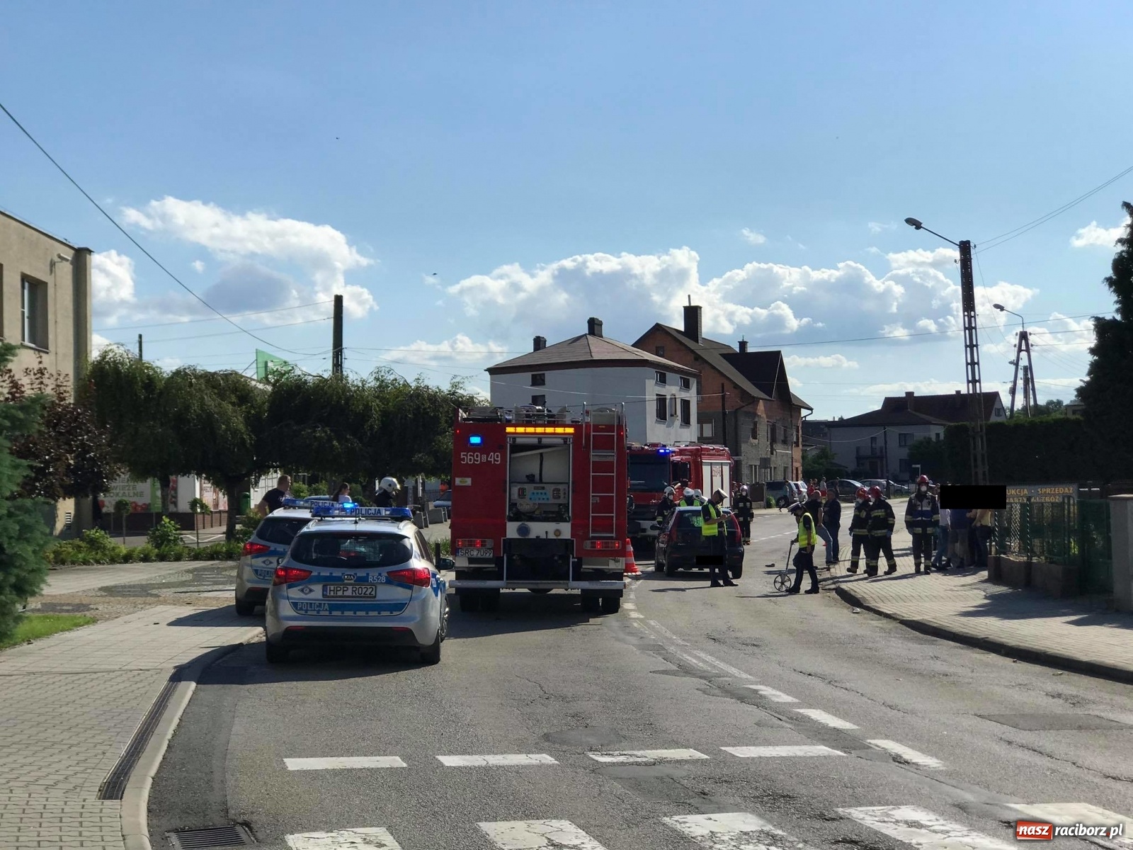 Zdjęcie w galerii na portalu naszraciborz.pl: Potrącenie rowerzysty w Krzyżanowicach. W akcji śmigłowiec LPR [FOTO i WIDEO] wiadomości z regionu