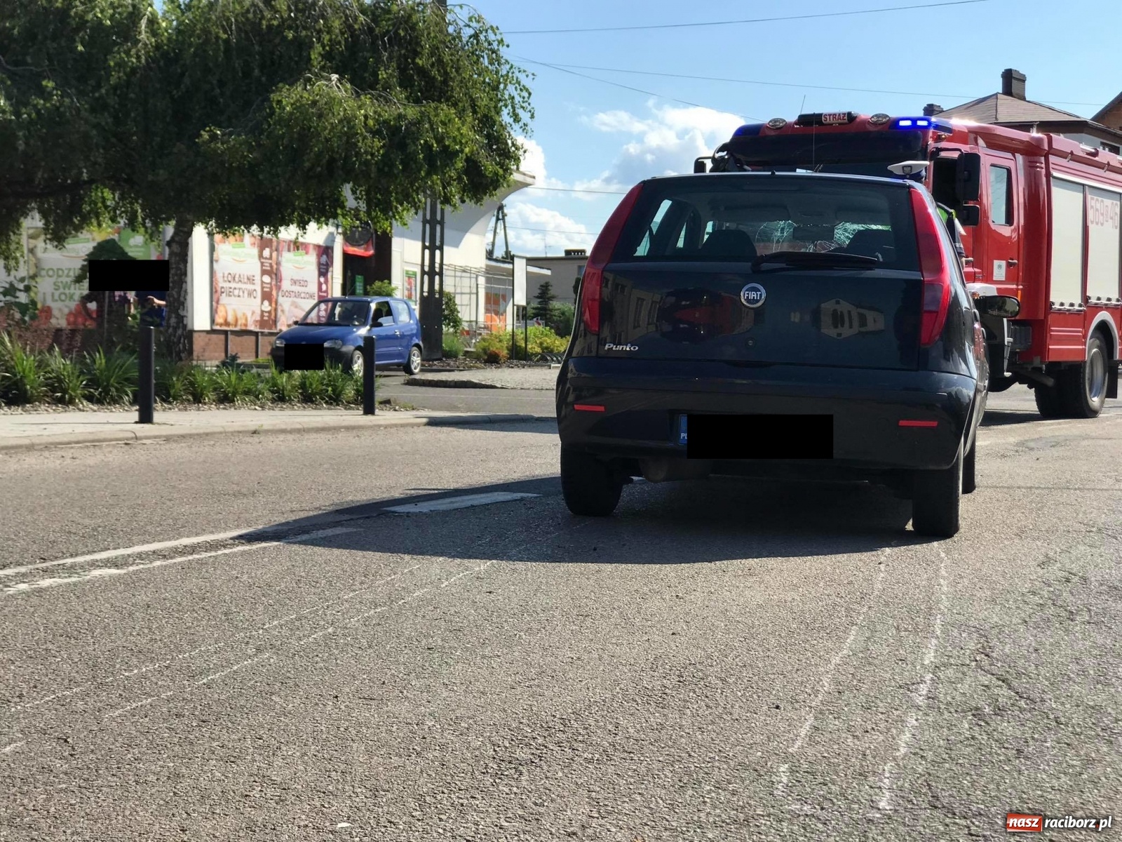 Zdjęcie w galerii na portalu naszraciborz.pl: Potrącenie rowerzysty w Krzyżanowicach. W akcji śmigłowiec LPR [FOTO i WIDEO] wiadomości z regionu
