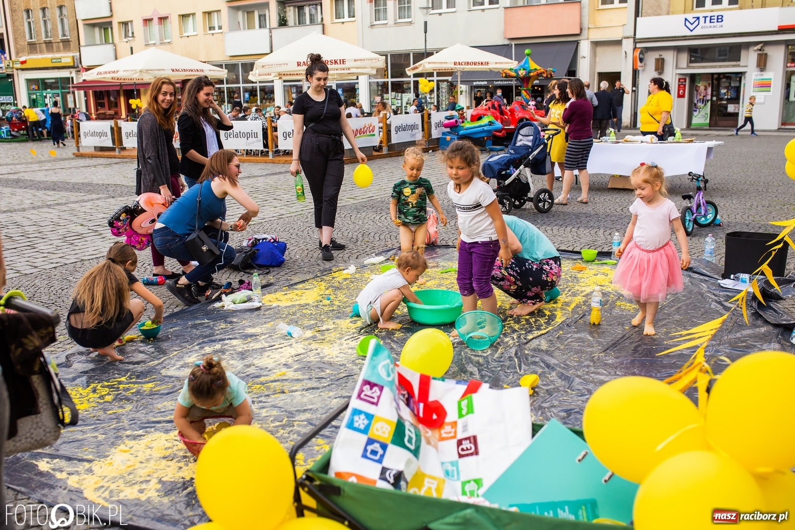 Zdjęcie w galerii na portalu naszraciborz.pl: Belweder na kółkach zaparkował na raciborskim Rynku [FOTO i WIDEO] wiadomości z regionu