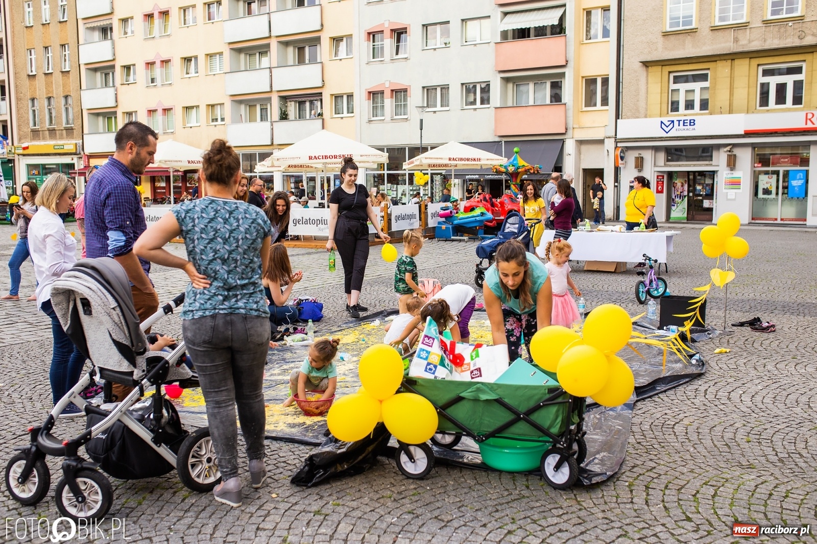 Zdjęcie w galerii na portalu naszraciborz.pl: Belweder na kółkach zaparkował na raciborskim Rynku [FOTO i WIDEO] wiadomości z regionu