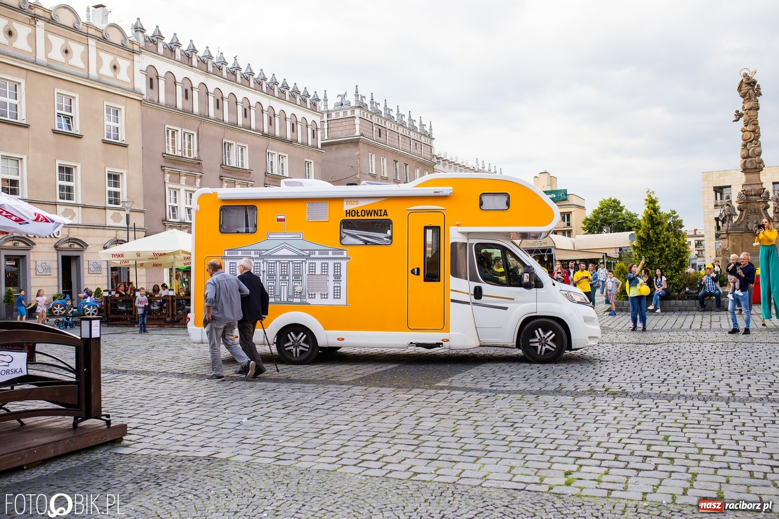 Zdjęcie w galerii na portalu naszraciborz.pl: Belweder na kółkach zaparkował na raciborskim Rynku [FOTO i WIDEO] wiadomości z regionu
