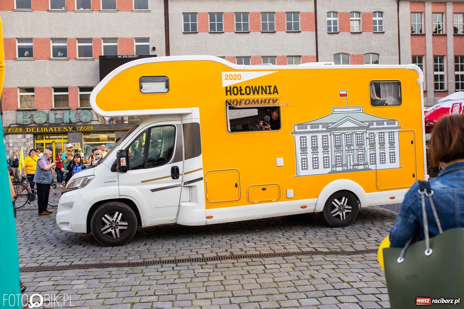 Zdjęcie w galerii na portalu naszraciborz.pl: Belweder na kółkach zaparkował na raciborskim Rynku [FOTO i WIDEO] wiadomości z regionu