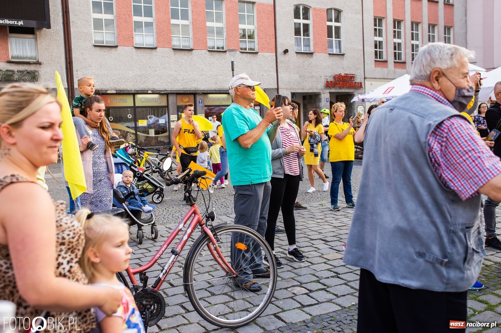 Zdjęcie w galerii na portalu naszraciborz.pl: Belweder na kółkach zaparkował na raciborskim Rynku [FOTO i WIDEO] wiadomości z regionu