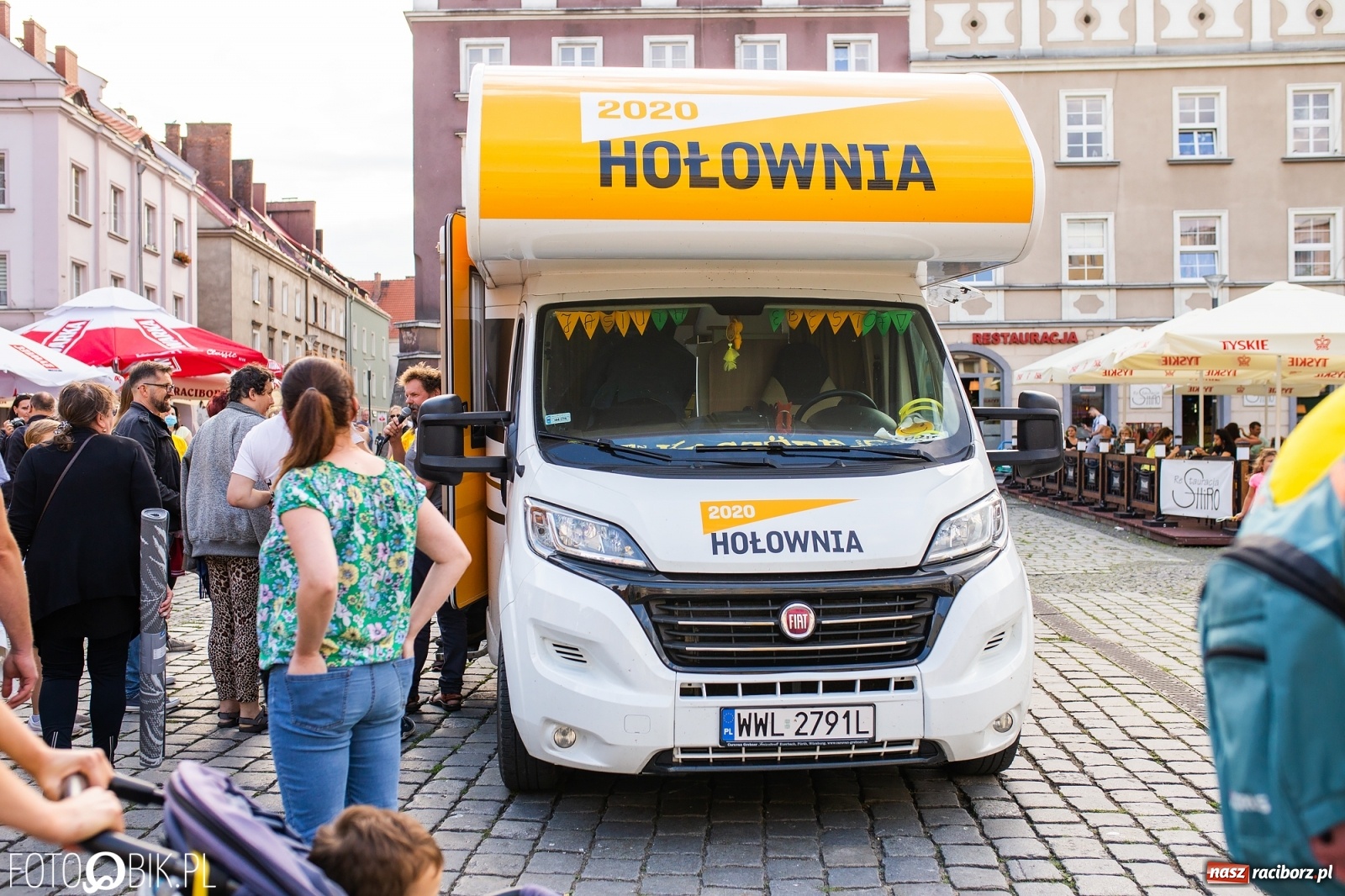 Zdjęcie w galerii na portalu naszraciborz.pl: Belweder na kółkach zaparkował na raciborskim Rynku [FOTO i WIDEO] wiadomości z regionu