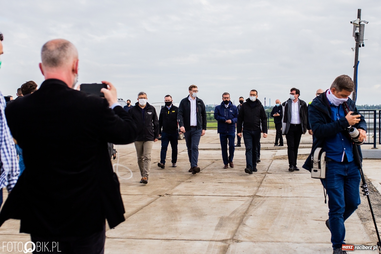 Zdjęcie w galerii na portalu naszraciborz.pl: Premier Morawiecki z roboczą wizytą na terenie zbiornika Racibórz [FOTO i WIDEO] wiadomości z regionu