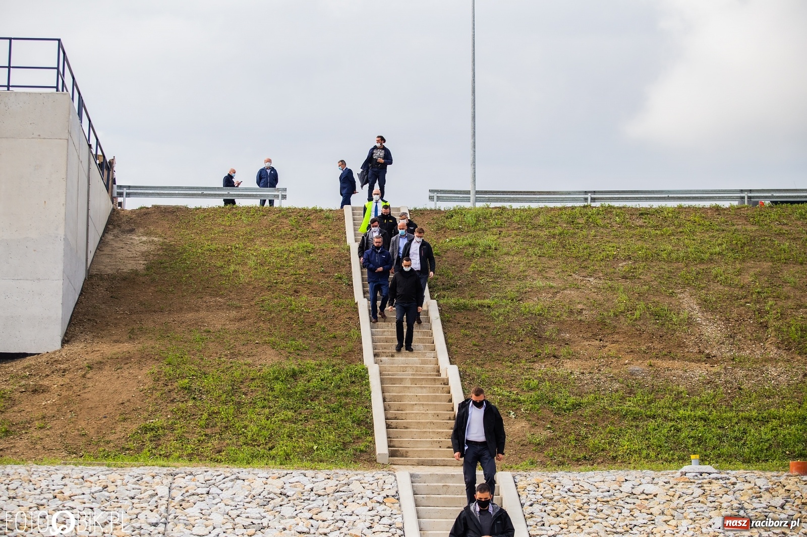 Zdjęcie w galerii na portalu naszraciborz.pl: Premier Morawiecki z roboczą wizytą na terenie zbiornika Racibórz [FOTO i WIDEO] wiadomości z regionu