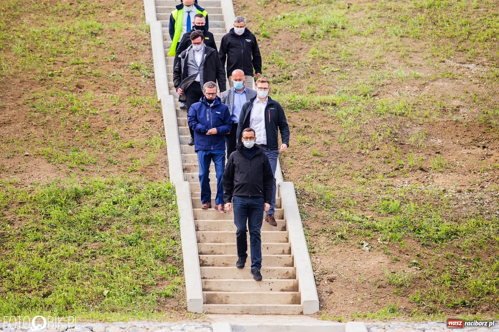 Zdjęcie w galerii na portalu naszraciborz.pl: Premier Morawiecki z roboczą wizytą na terenie zbiornika Racibórz [FOTO i WIDEO] wiadomości z regionu