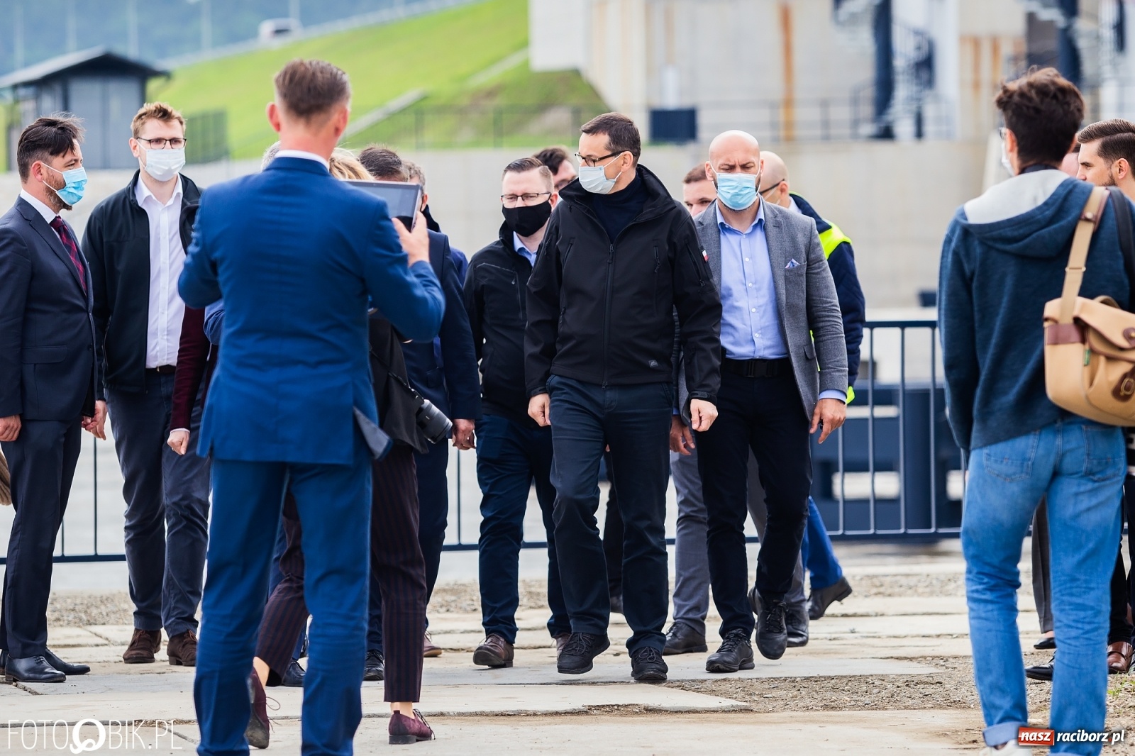 Zdjęcie w galerii na portalu naszraciborz.pl: Premier Morawiecki z roboczą wizytą na terenie zbiornika Racibórz [FOTO i WIDEO] wiadomości z regionu