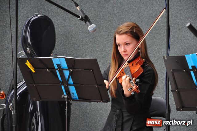 Zdjęcie w galerii na portalu naszraciborz.pl: DiVerso na zakończenie wiadomości z regionu