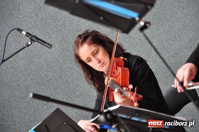 Zdjęcie w galerii na portalu naszraciborz.pl: DiVerso na zakończenie wiadomości z regionu