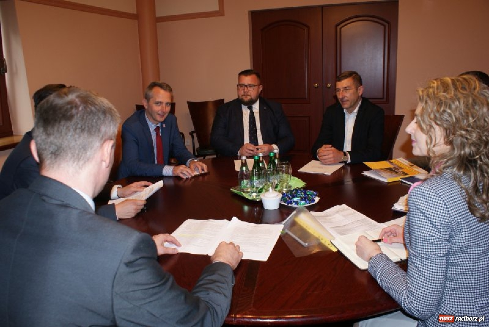 Zdjęcie w galerii na portalu naszraciborz.pl: Trwają rozmowy w sprawie przystąpienia do programu Kolej+ wiadomości z regionu