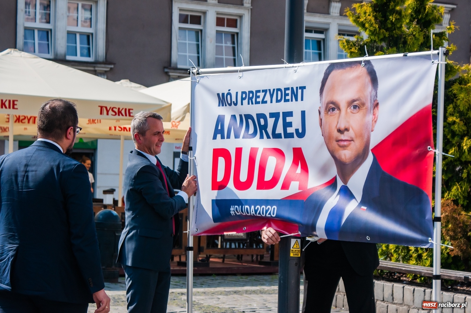 Zdjęcie w galerii na portalu naszraciborz.pl: Sympatycy PiS wyrazili swe poparcie dla Andrzeja Dudy [FOTO i WIDEO] wiadomości z regionu