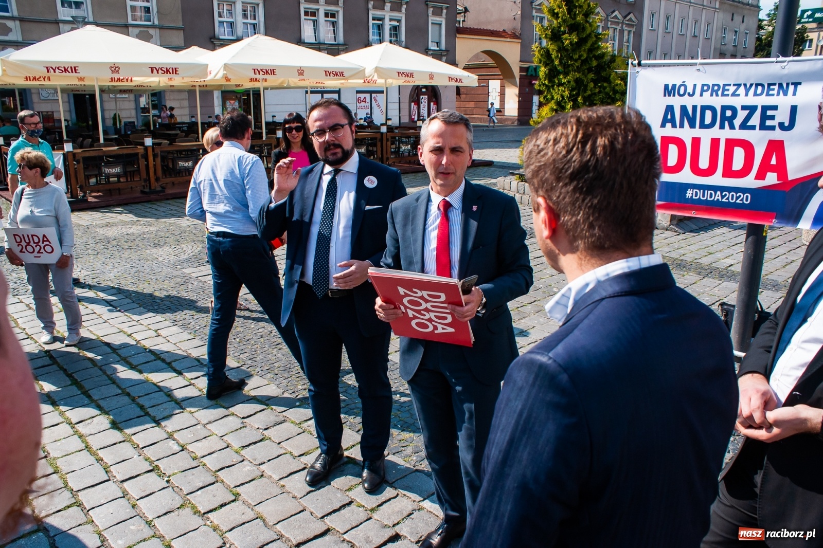 Zdjęcie w galerii na portalu naszraciborz.pl: Sympatycy PiS wyrazili swe poparcie dla Andrzeja Dudy [FOTO i WIDEO] wiadomości z regionu