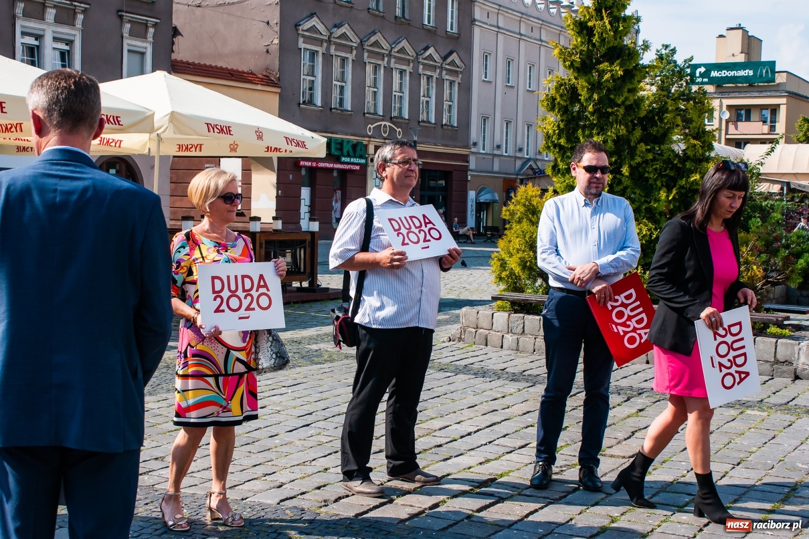 Zdjęcie w galerii na portalu naszraciborz.pl: Sympatycy PiS wyrazili swe poparcie dla Andrzeja Dudy [FOTO i WIDEO] wiadomości z regionu