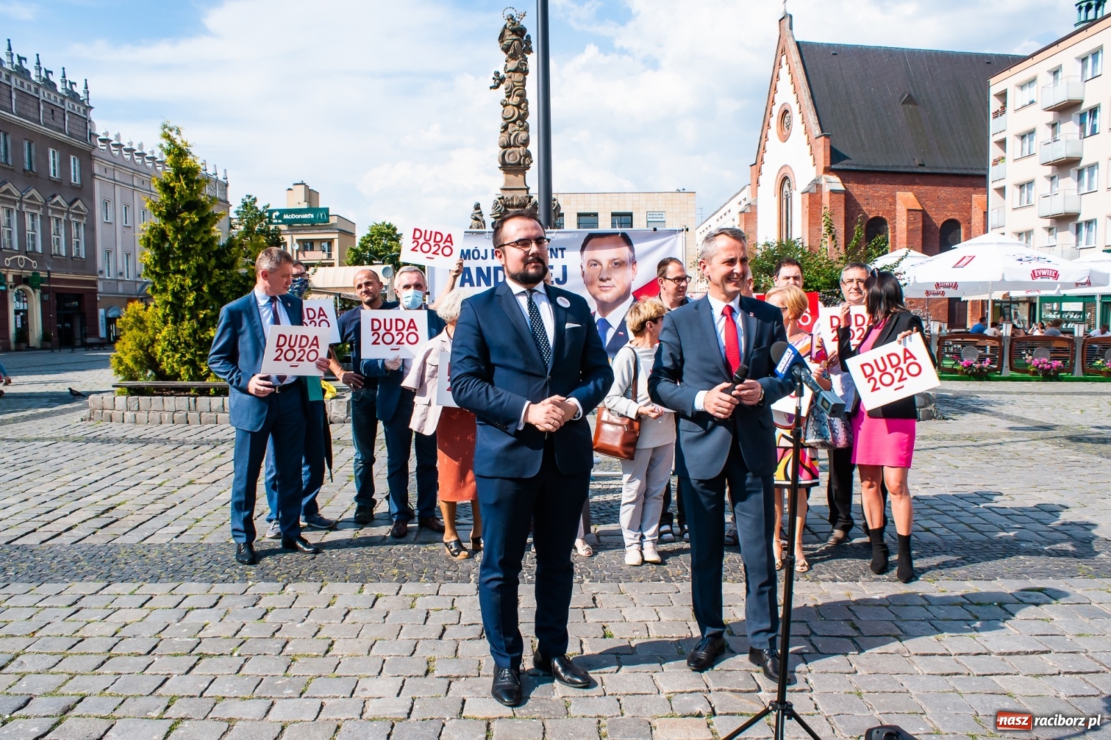 Zdjęcie w galerii na portalu naszraciborz.pl: Sympatycy PiS wyrazili swe poparcie dla Andrzeja Dudy [FOTO i WIDEO] wiadomości z regionu