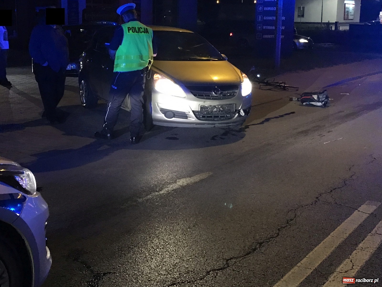 Zdjęcie w galerii na portalu naszraciborz.pl: DW 935. Potrącenie rowerzysty na ul. Rybnickiej wiadomości z regionu