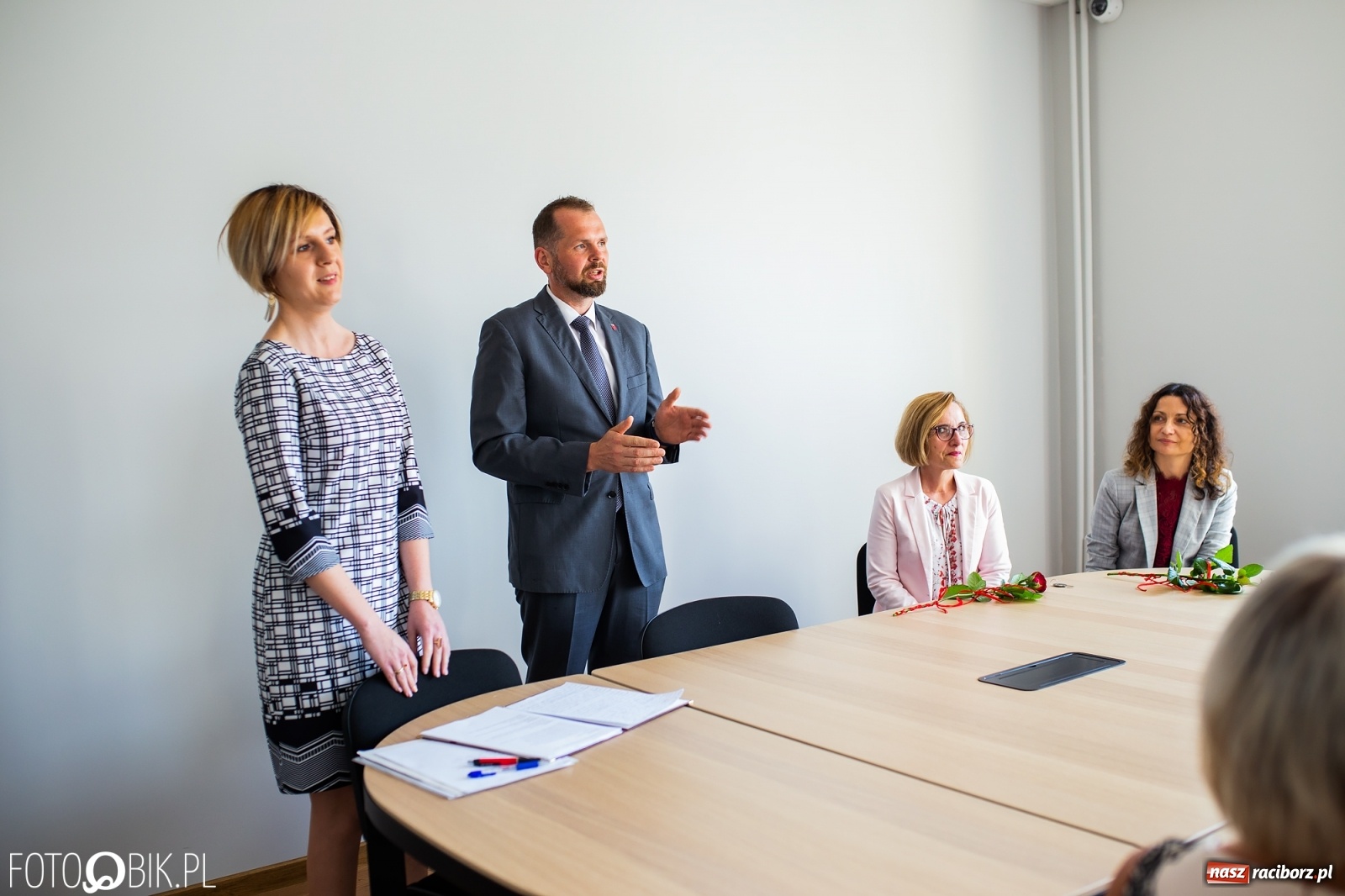 Zdjęcie w galerii na portalu naszraciborz.pl: Najlepsi uczniowie z gminy Krzanowice z nagrodami burmistrza wiadomości z regionu