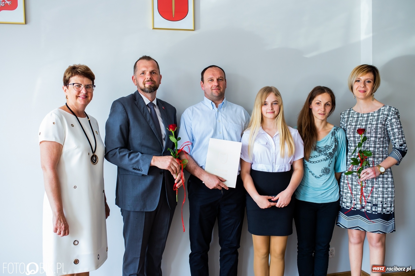 Zdjęcie w galerii na portalu naszraciborz.pl: Najlepsi uczniowie z gminy Krzanowice z nagrodami burmistrza wiadomości z regionu