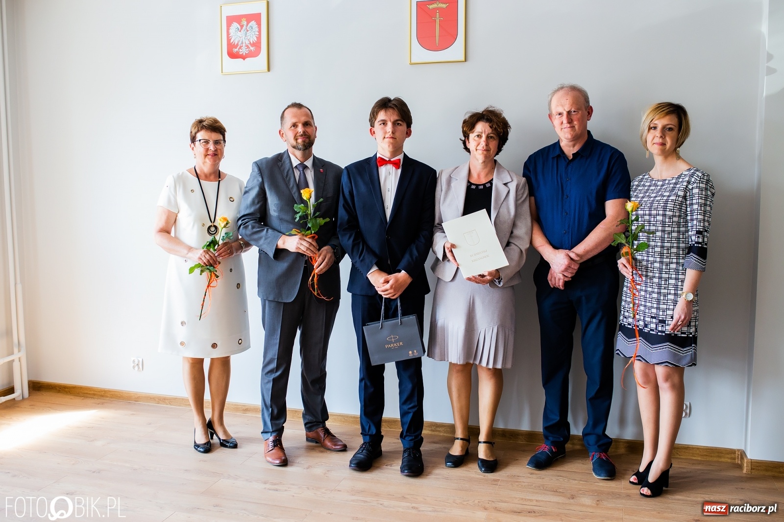 Zdjęcie w galerii na portalu naszraciborz.pl: Najlepsi uczniowie z gminy Krzanowice z nagrodami burmistrza wiadomości z regionu