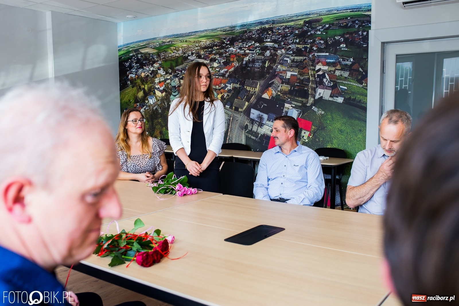 Zdjęcie w galerii na portalu naszraciborz.pl: Najlepsi uczniowie z gminy Krzanowice z nagrodami burmistrza wiadomości z regionu