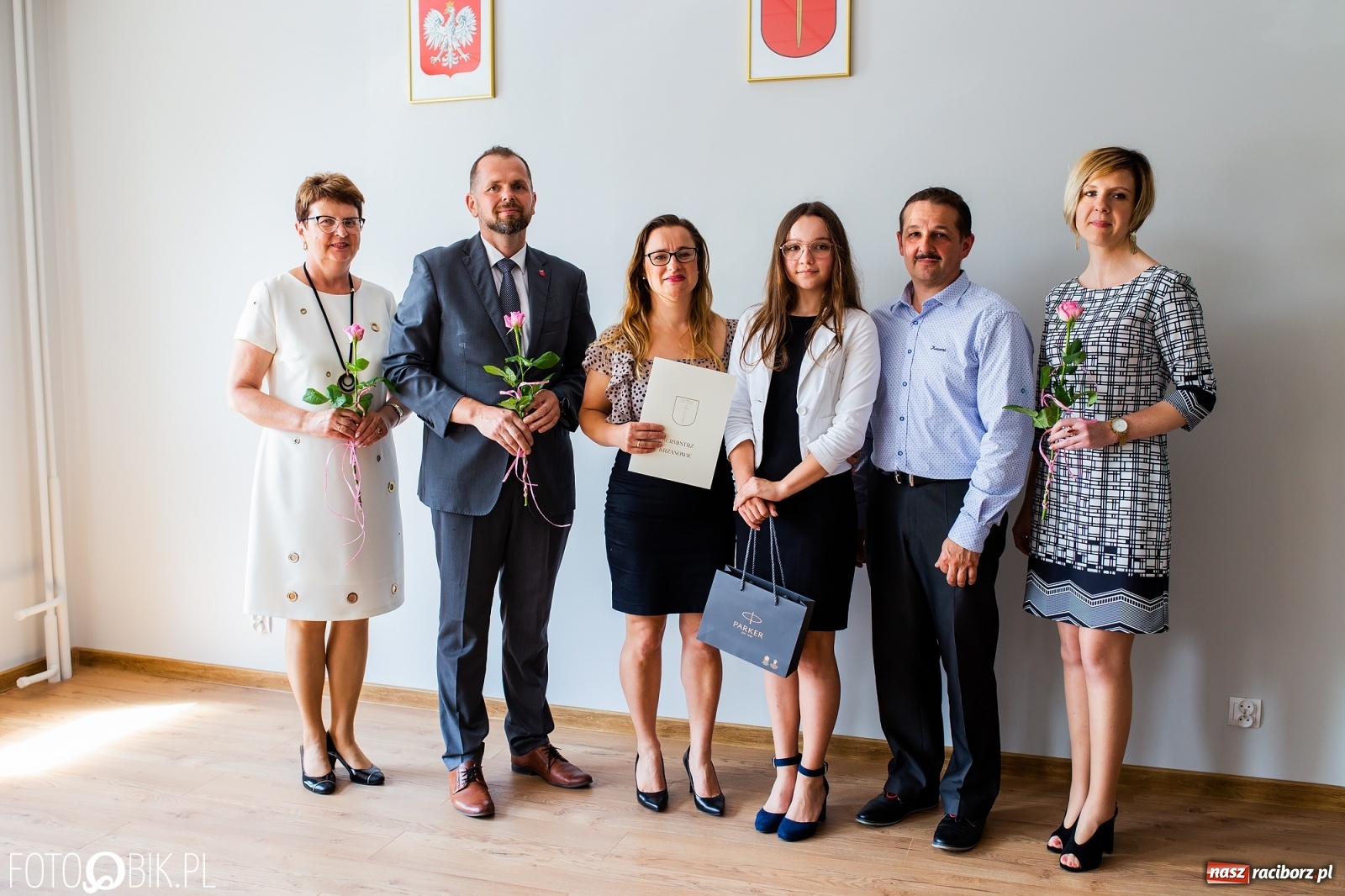 Zdjęcie w galerii na portalu naszraciborz.pl: Najlepsi uczniowie z gminy Krzanowice z nagrodami burmistrza wiadomości z regionu