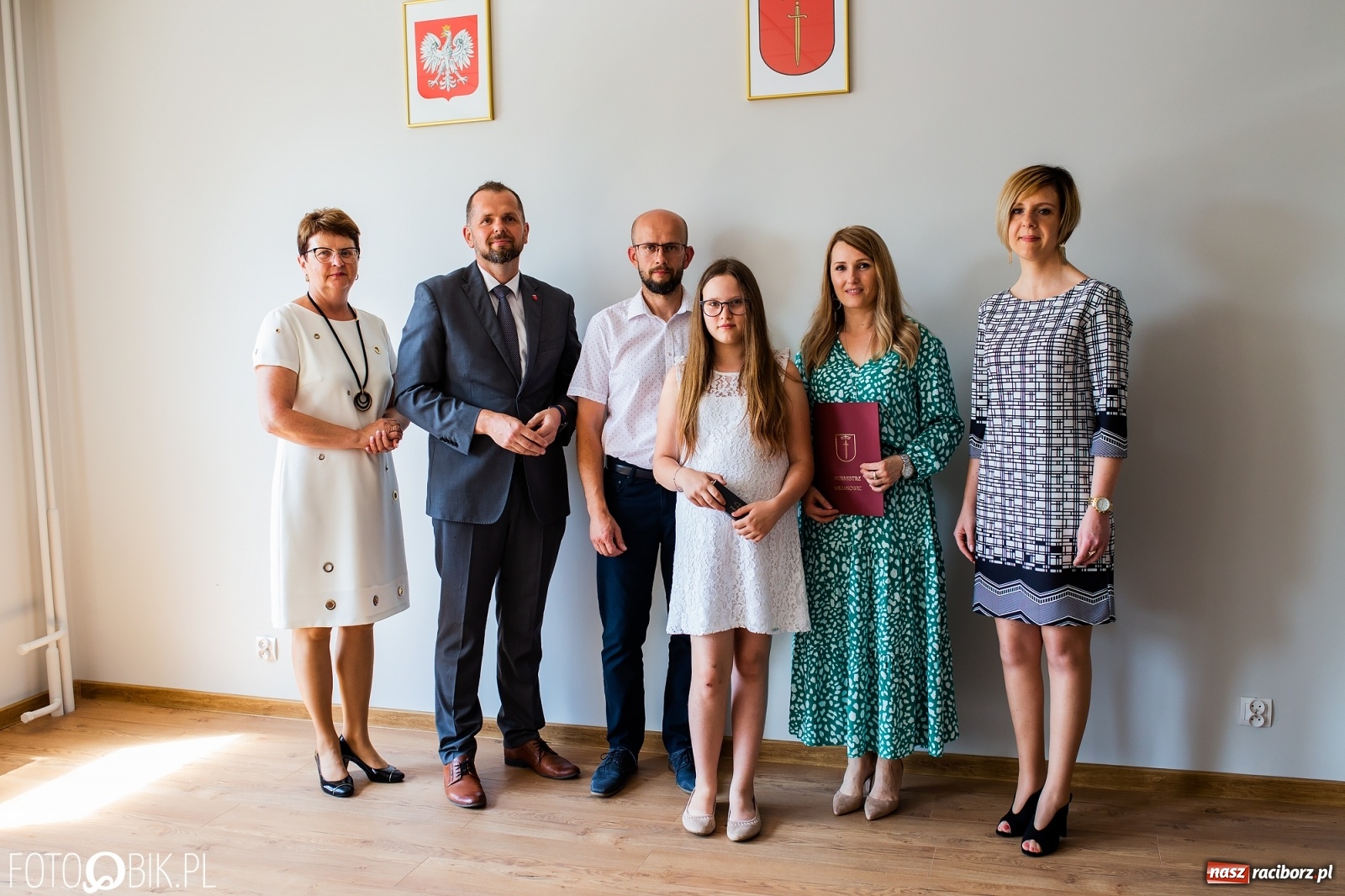 Zdjęcie w galerii na portalu naszraciborz.pl: Najlepsi uczniowie z gminy Krzanowice z nagrodami burmistrza wiadomości z regionu