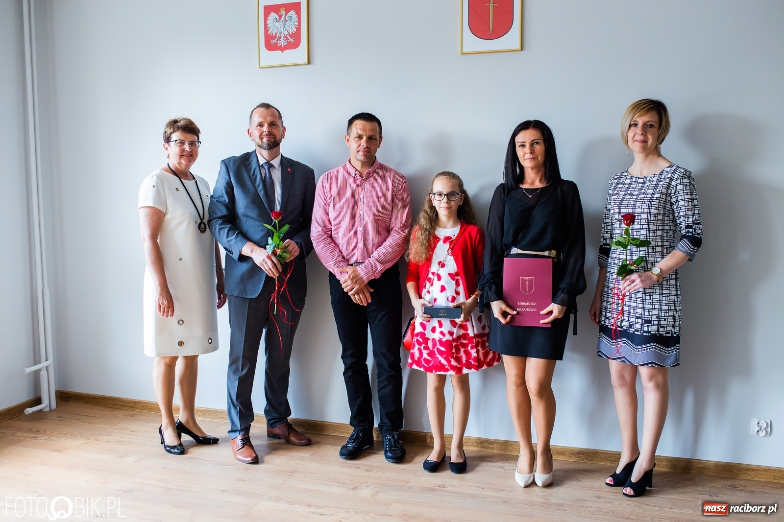 Zdjęcie w galerii na portalu naszraciborz.pl: Najlepsi uczniowie z gminy Krzanowice z nagrodami burmistrza wiadomości z regionu