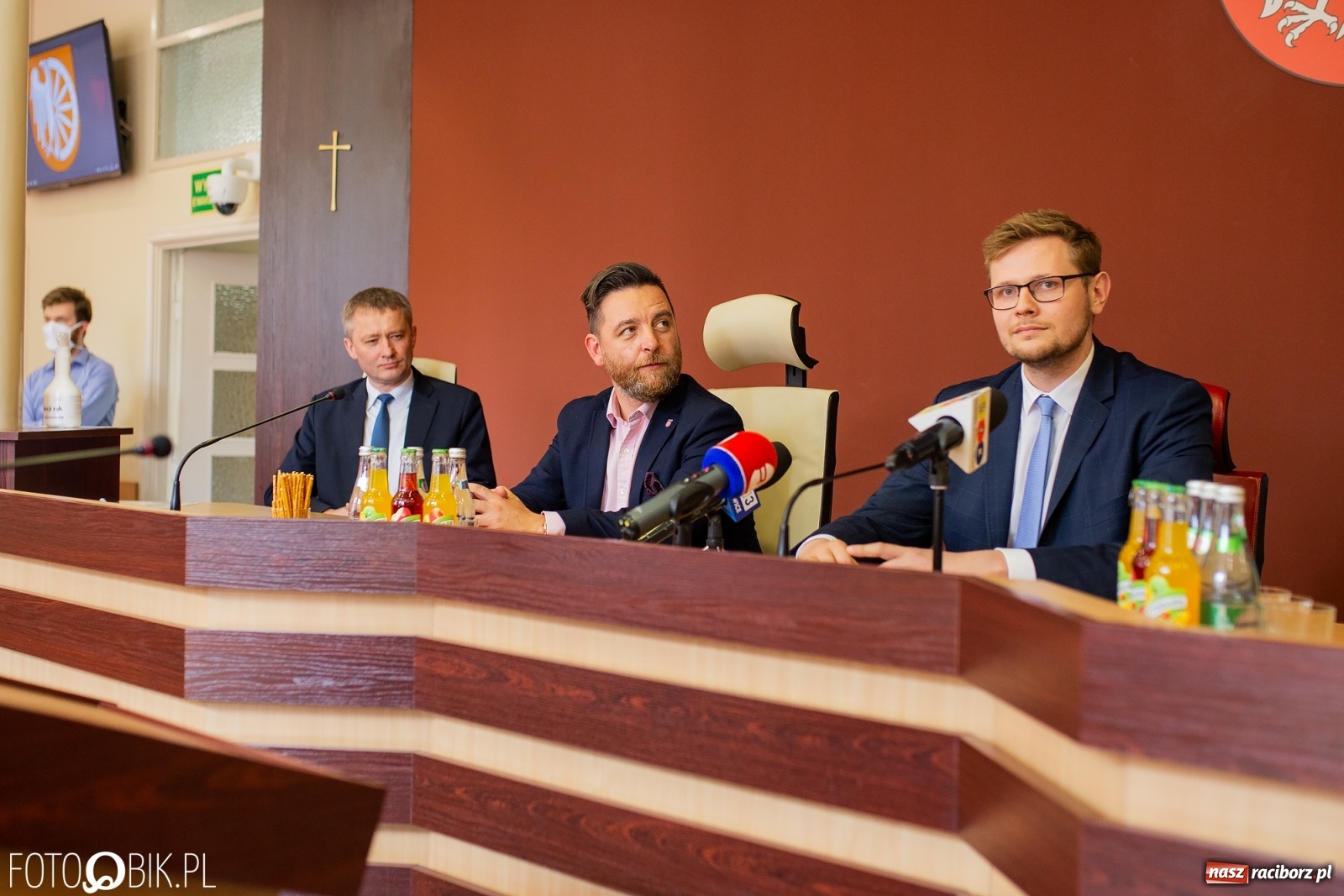 Zdjęcie w galerii na portalu naszraciborz.pl: Tarcza dla samorządów - włodarze gmin odebrali czeki [WIDEO] wiadomości z regionu