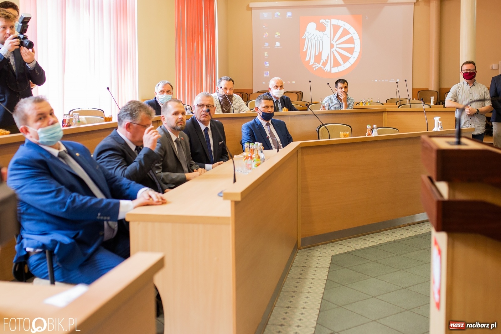 Zdjęcie w galerii na portalu naszraciborz.pl: Tarcza dla samorządów - włodarze gmin odebrali czeki [WIDEO] wiadomości z regionu