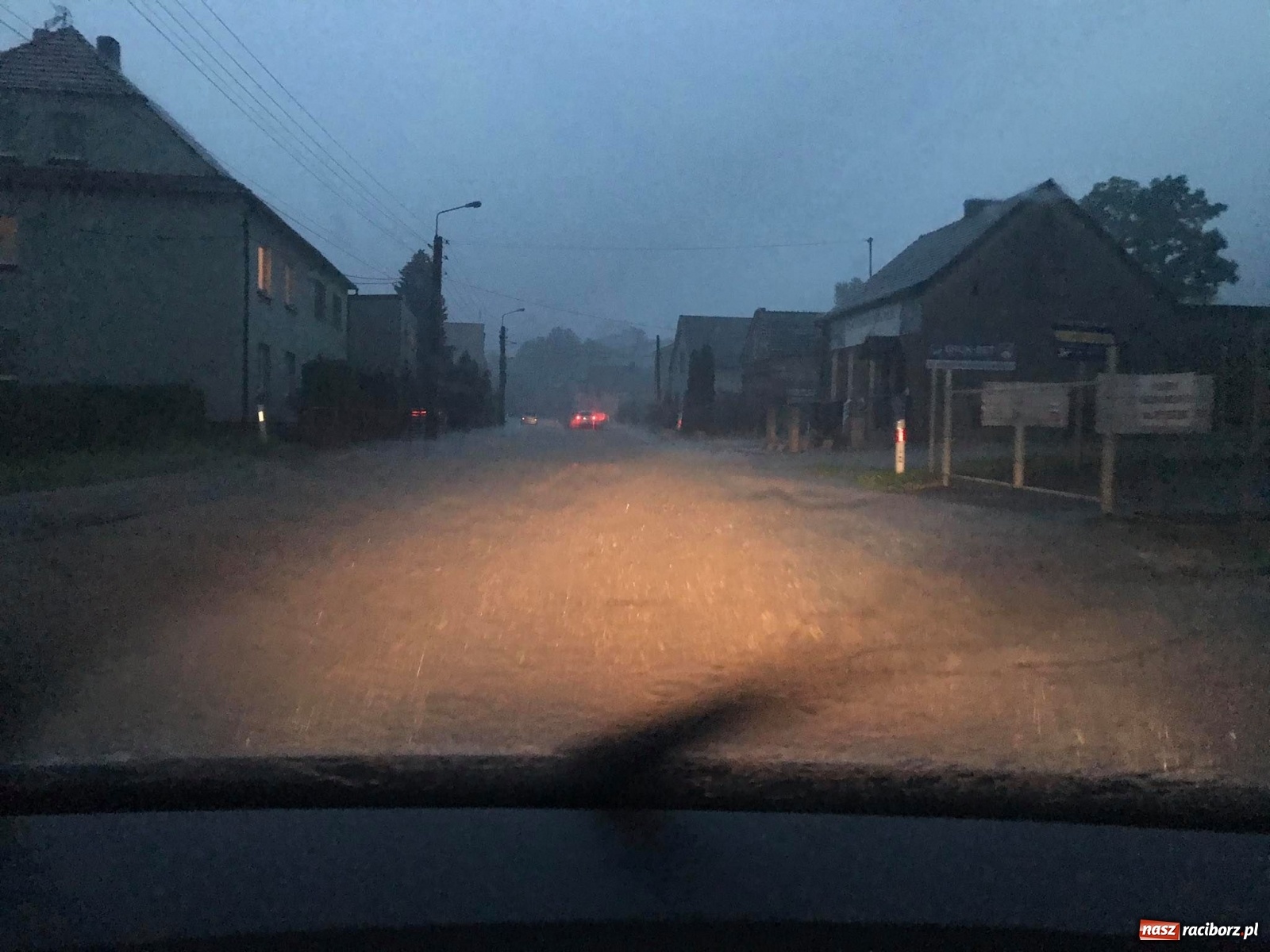 Zdjęcie w galerii na portalu naszraciborz.pl: Burza zalała Racibórz. Ulice zamieniały się w rzeki [FOTO i WIDEO] wiadomości z regionu