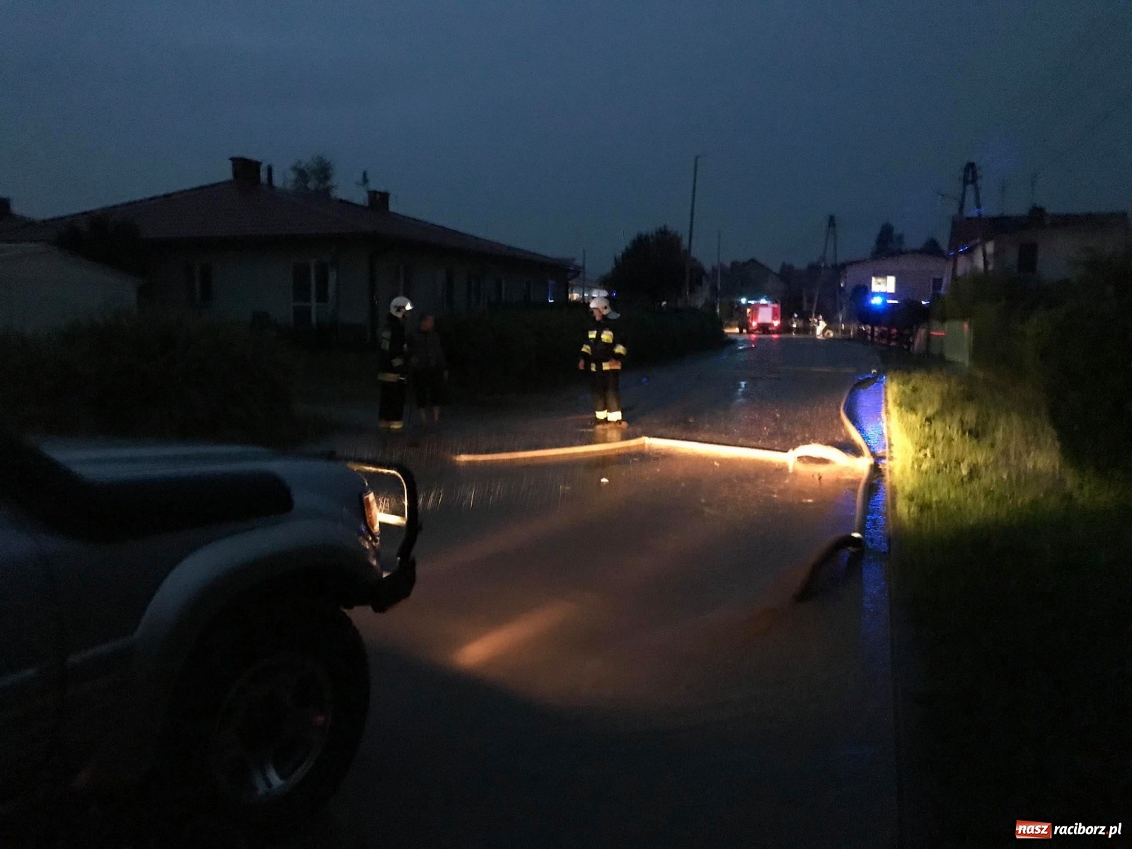 Zdjęcie w galerii na portalu naszraciborz.pl: Burza zalała Racibórz. Ulice zamieniały się w rzeki [FOTO i WIDEO] wiadomości z regionu