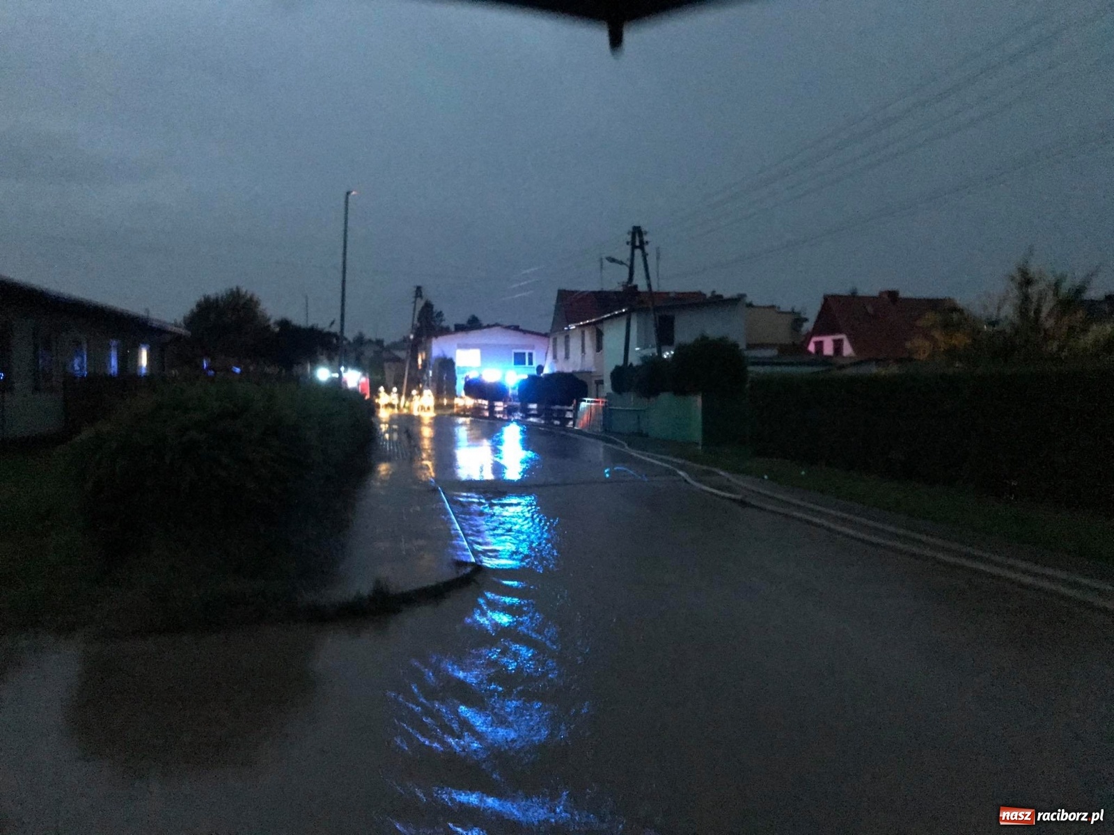 Zdjęcie w galerii na portalu naszraciborz.pl: Burza zalała Racibórz. Ulice zamieniały się w rzeki [FOTO i WIDEO] wiadomości z regionu