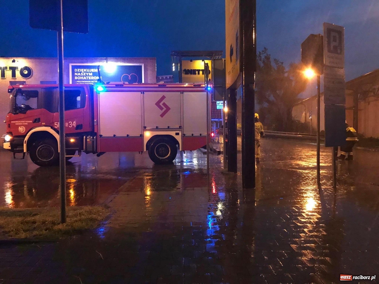 Zdjęcie w galerii na portalu naszraciborz.pl: Burza zalała Racibórz. Ulice zamieniały się w rzeki [FOTO i WIDEO] wiadomości z regionu