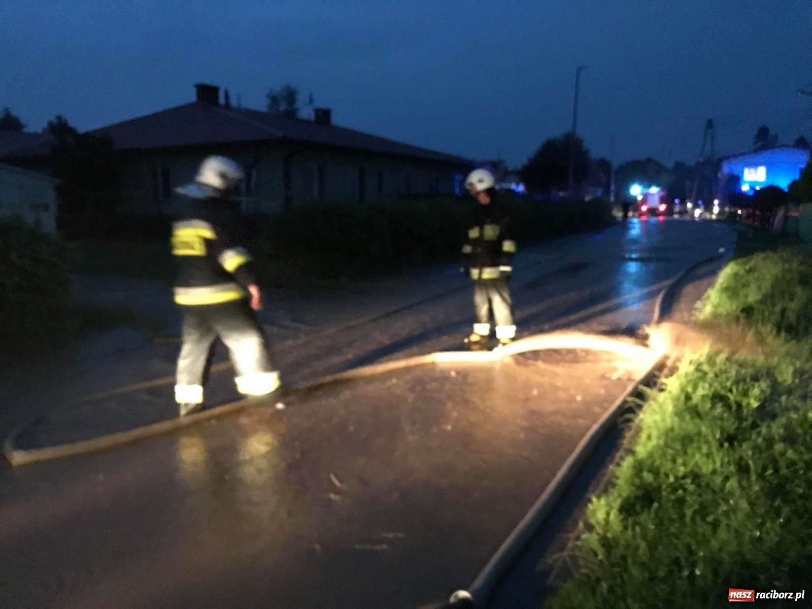 Zdjęcie w galerii na portalu naszraciborz.pl: Burza zalała Racibórz. Ulice zamieniały się w rzeki [FOTO i WIDEO] wiadomości z regionu