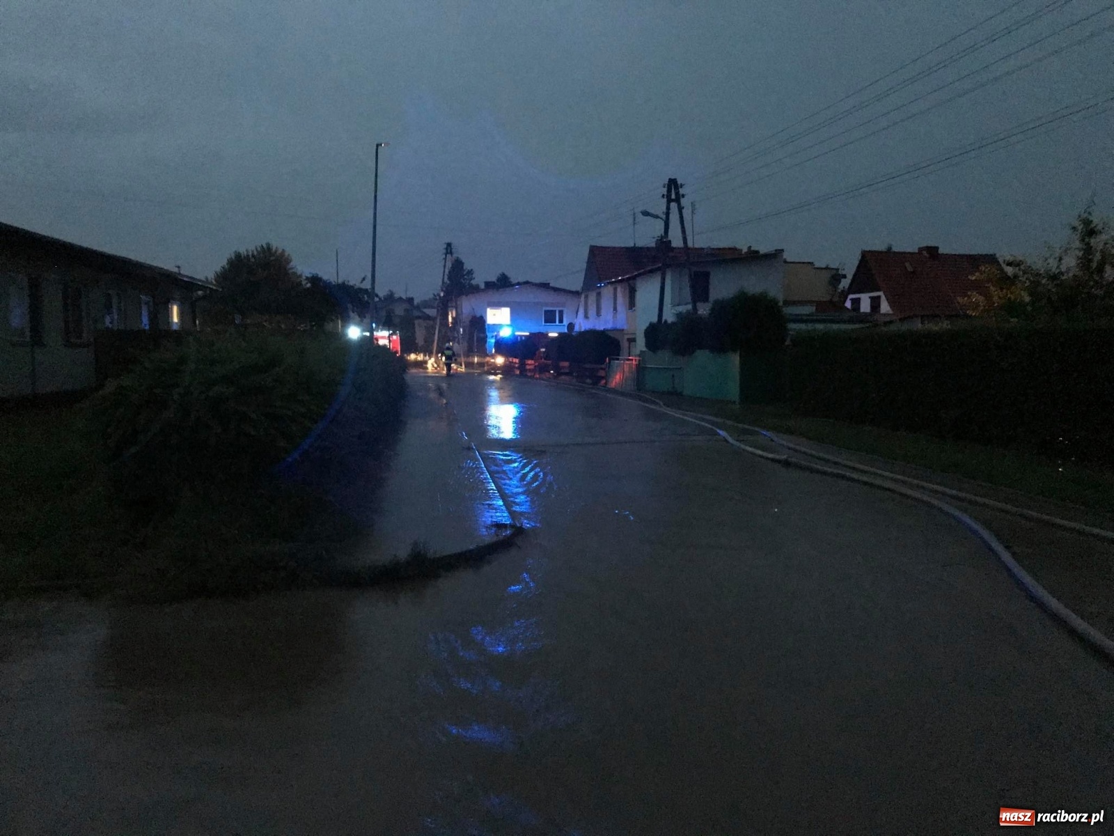 Zdjęcie w galerii na portalu naszraciborz.pl: Burza zalała Racibórz. Ulice zamieniały się w rzeki [FOTO i WIDEO] wiadomości z regionu
