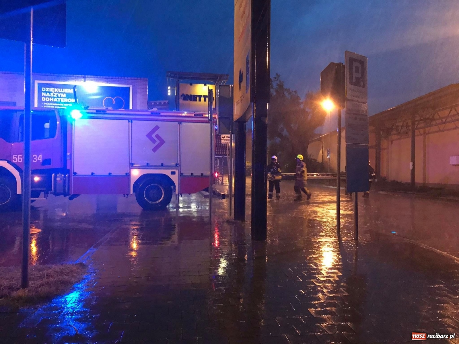 Zdjęcie w galerii na portalu naszraciborz.pl: Burza zalała Racibórz. Ulice zamieniały się w rzeki [FOTO i WIDEO] wiadomości z regionu