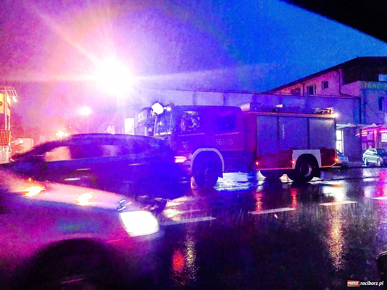 Zdjęcie w galerii na portalu naszraciborz.pl: Burza zalała Racibórz. Ulice zamieniały się w rzeki [FOTO i WIDEO] wiadomości z regionu