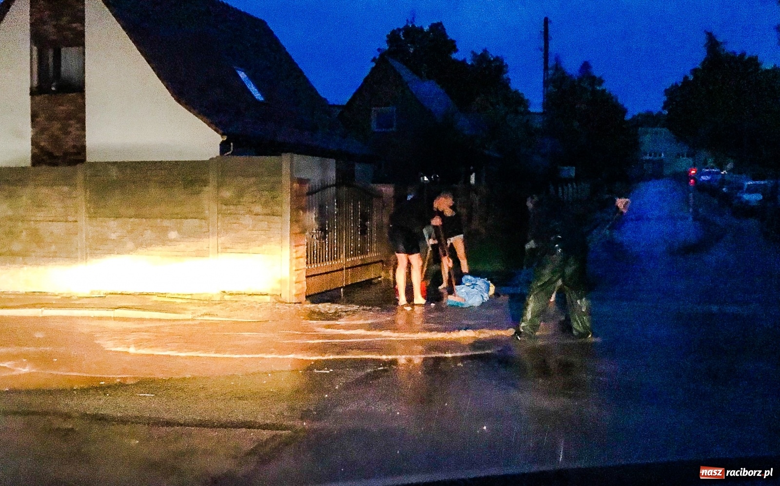 Zdjęcie w galerii na portalu naszraciborz.pl: Burza zalała Racibórz. Ulice zamieniały się w rzeki [FOTO i WIDEO] wiadomości z regionu