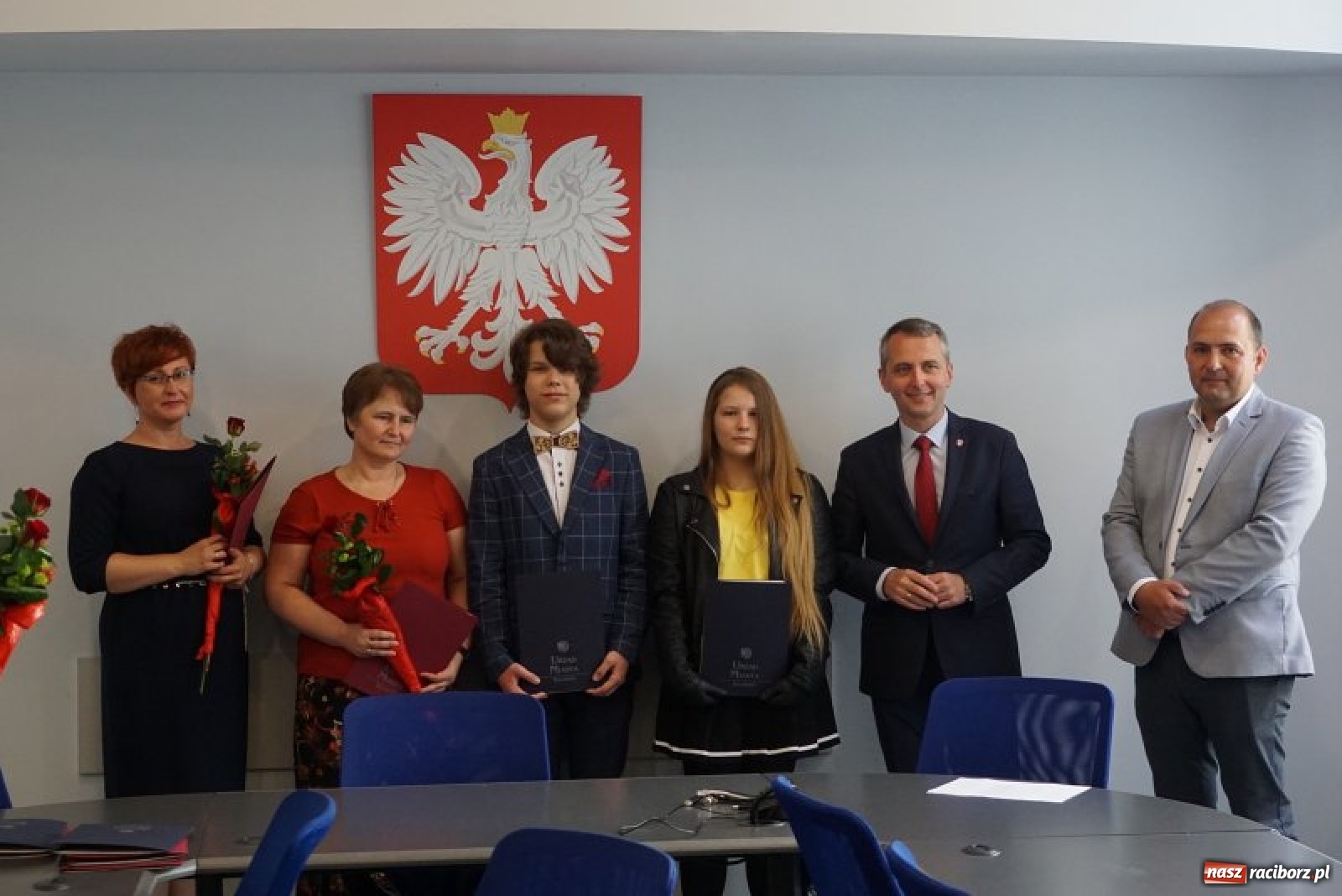 Zdjęcie w galerii na portalu naszraciborz.pl: Spotkanie prezydenta z laureatami konkursów  wiadomości z regionu