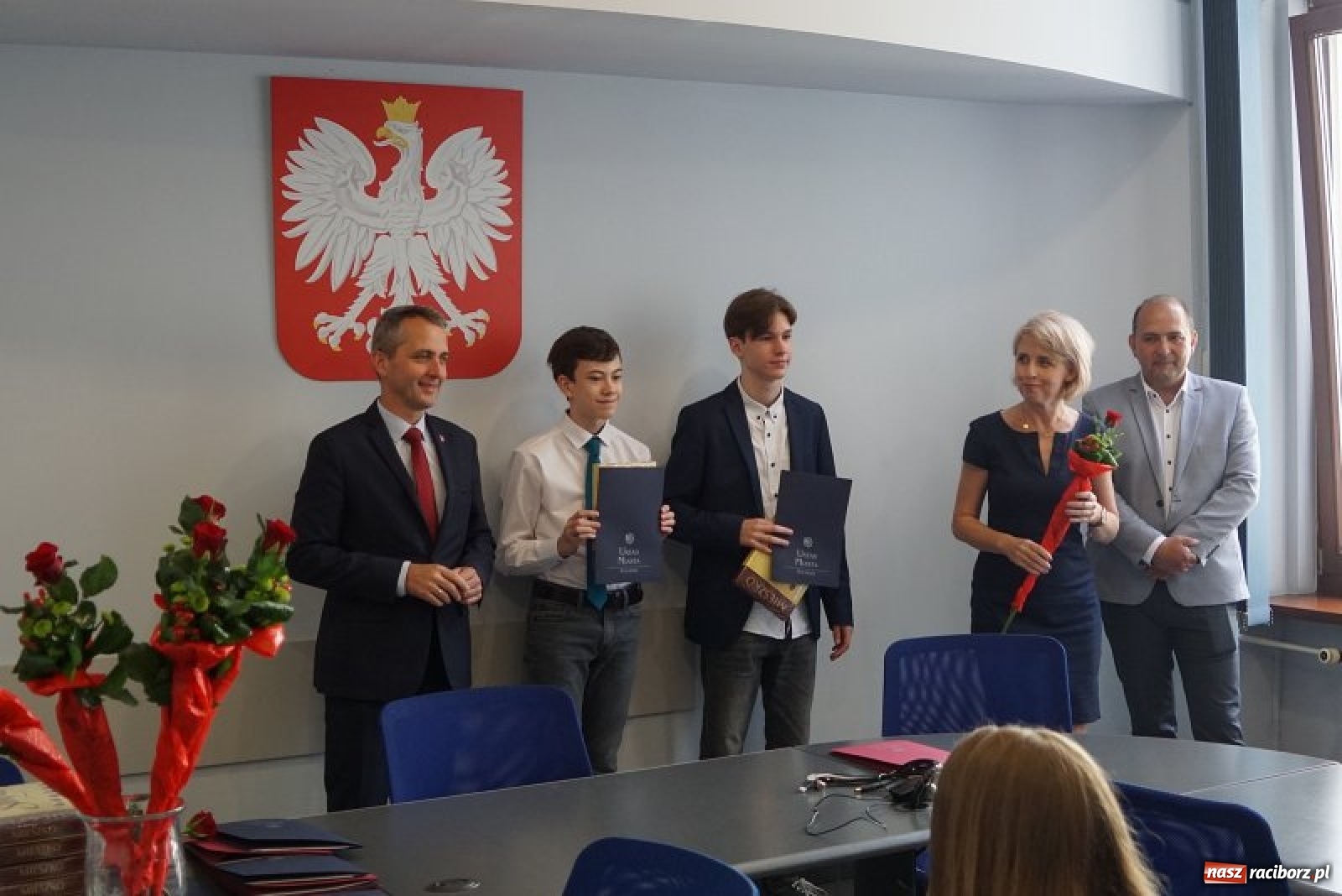 Zdjęcie w galerii na portalu naszraciborz.pl: Spotkanie prezydenta z laureatami konkursów  wiadomości z regionu