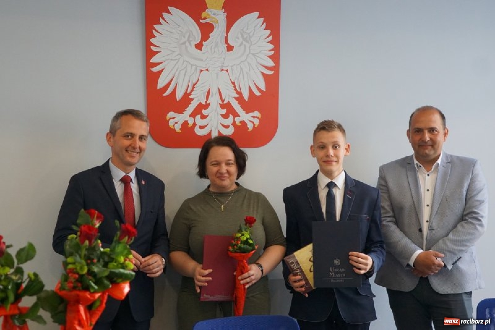 Zdjęcie w galerii na portalu naszraciborz.pl: Spotkanie prezydenta z laureatami konkursów  wiadomości z regionu