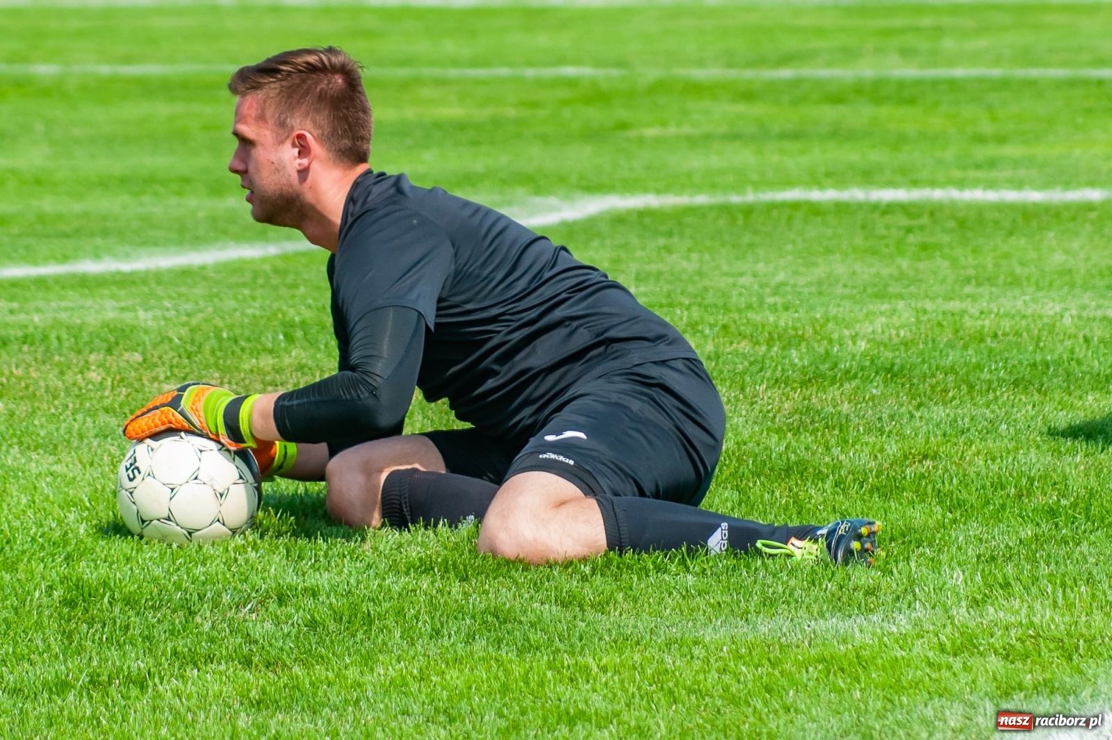 Zdjęcie w galerii na portalu naszraciborz.pl: Sparing. Trzy trafienia Gawlika, to na beniaminka z Krzanowic styka [FOTO i WIDEO] wiadomości z regionu