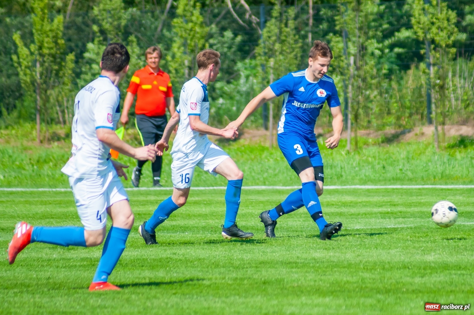 Zdjęcie w galerii na portalu naszraciborz.pl: Sparing. Trzy trafienia Gawlika, to na beniaminka z Krzanowic styka [FOTO i WIDEO] wiadomości z regionu