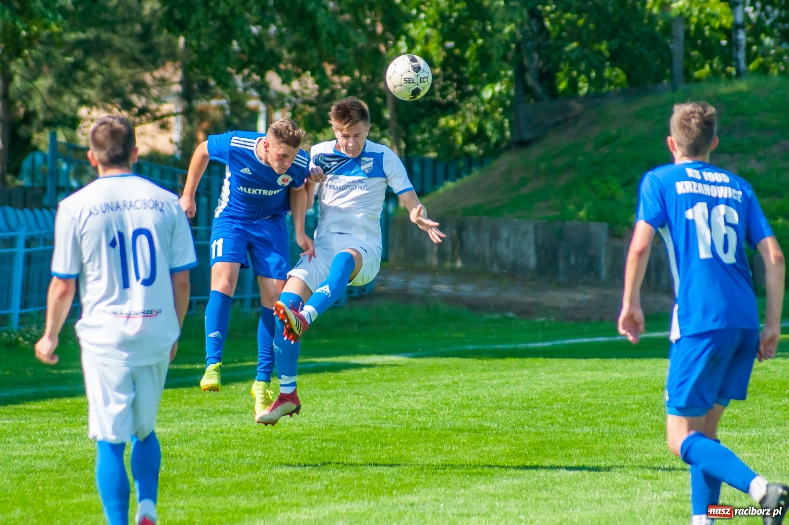 Zdjęcie w galerii na portalu naszraciborz.pl: Sparing. Trzy trafienia Gawlika, to na beniaminka z Krzanowic styka [FOTO i WIDEO] wiadomości z regionu