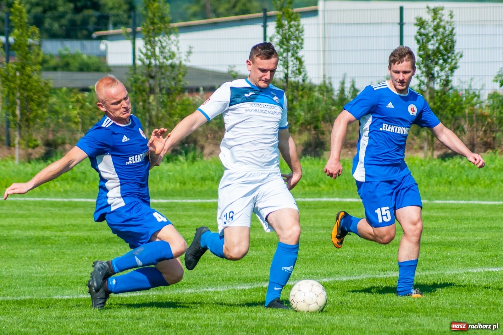 Zdjęcie w galerii na portalu naszraciborz.pl: Sparing. Trzy trafienia Gawlika, to na beniaminka z Krzanowic styka [FOTO i WIDEO] wiadomości z regionu