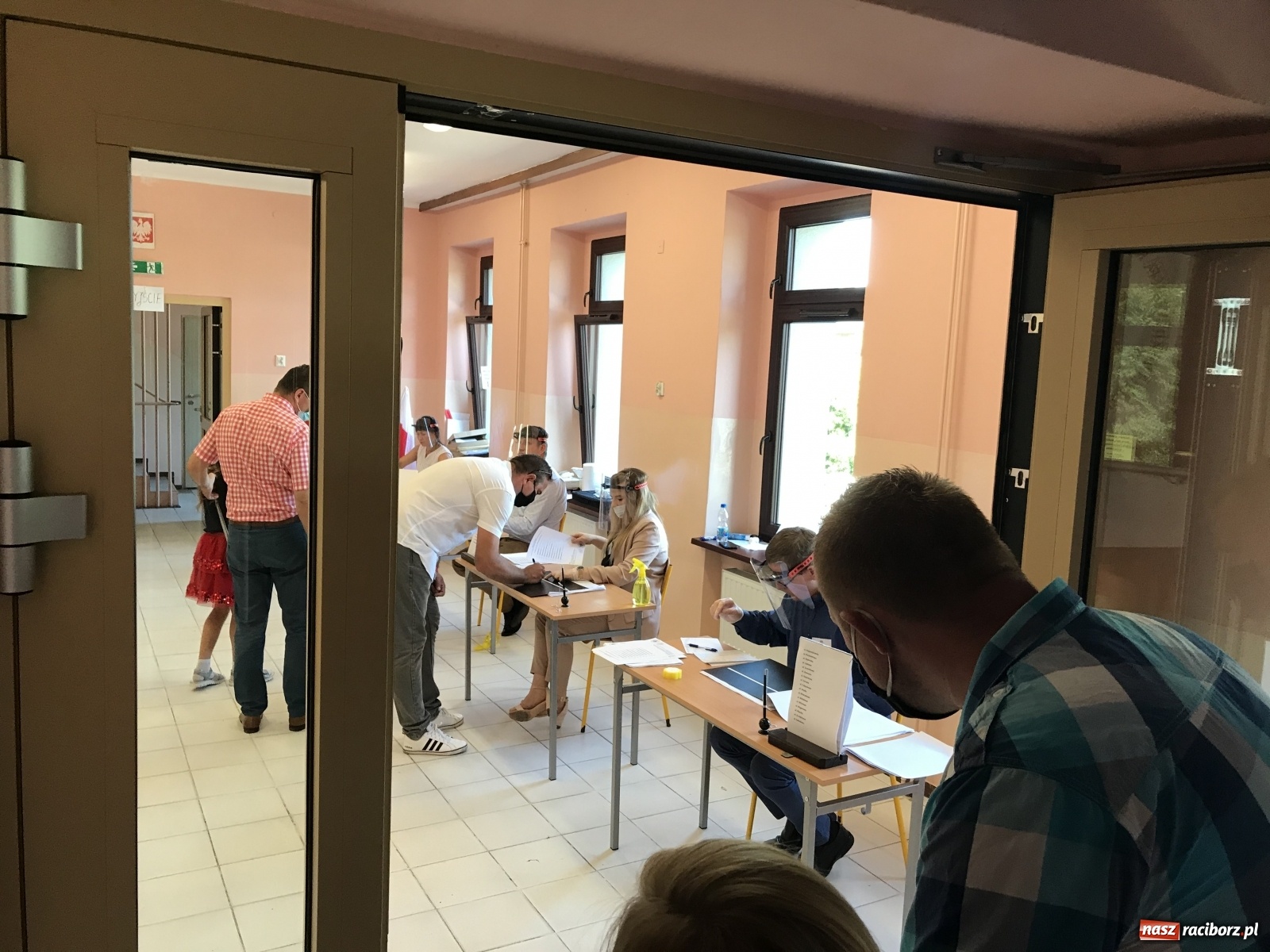 Zdjęcie w galerii na portalu naszraciborz.pl: Do godziny 21.00 możemy głosować w wyborach prezydenckich  wiadomości z regionu