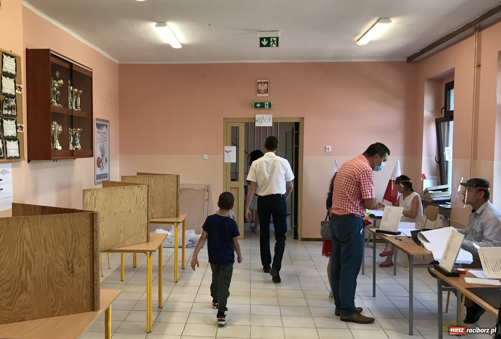 Zdjęcie w galerii na portalu naszraciborz.pl: Do godziny 21.00 możemy głosować w wyborach prezydenckich  wiadomości z regionu