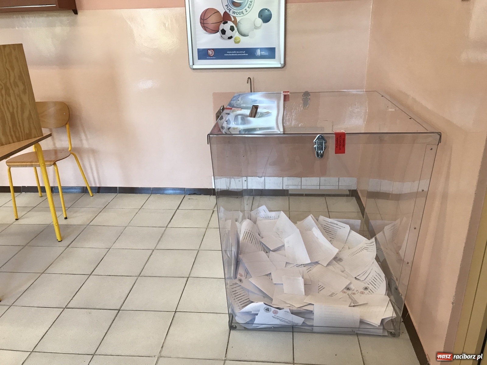 Zdjęcie w galerii na portalu naszraciborz.pl: Do godziny 21.00 możemy głosować w wyborach prezydenckich  wiadomości z regionu