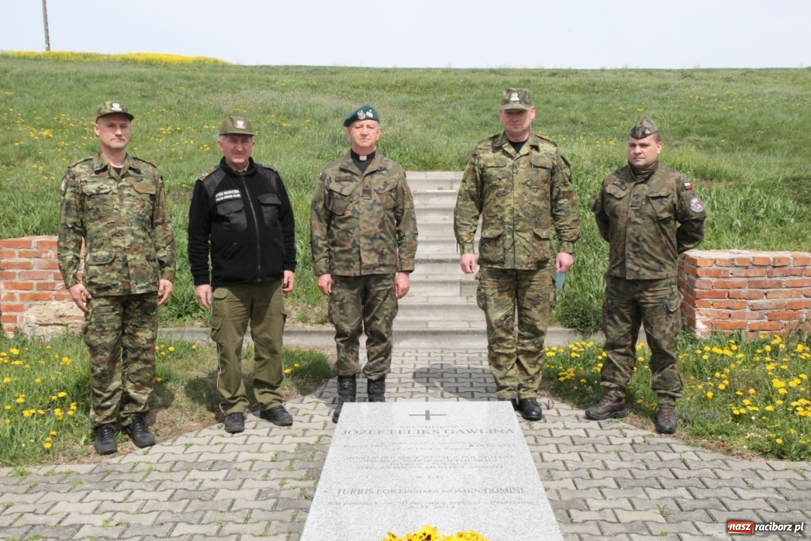 Zdjęcie w galerii na portalu naszraciborz.pl: 99. rocznica święceń kapłańskich Biskupa Polowego gen. dyw. Józefa Gawliny, syna ziemi raciborskiej  wiadomości z regionu