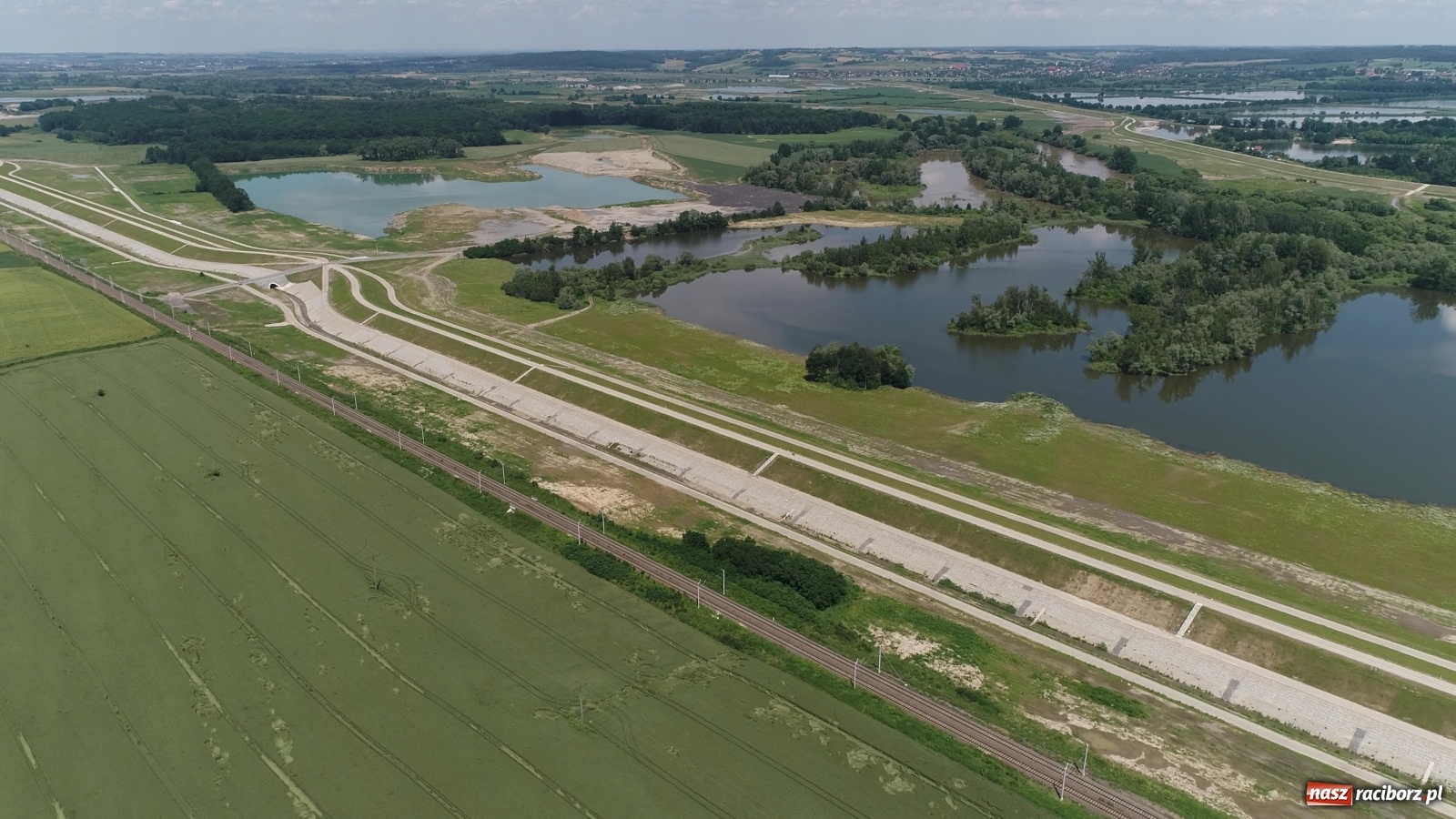 Zdjęcie w galerii na portalu naszraciborz.pl: Mało znane fakty dotyczące zbiornika Racibórz [FOTO i WIDEO z lotu ptaka] wiadomości z regionu